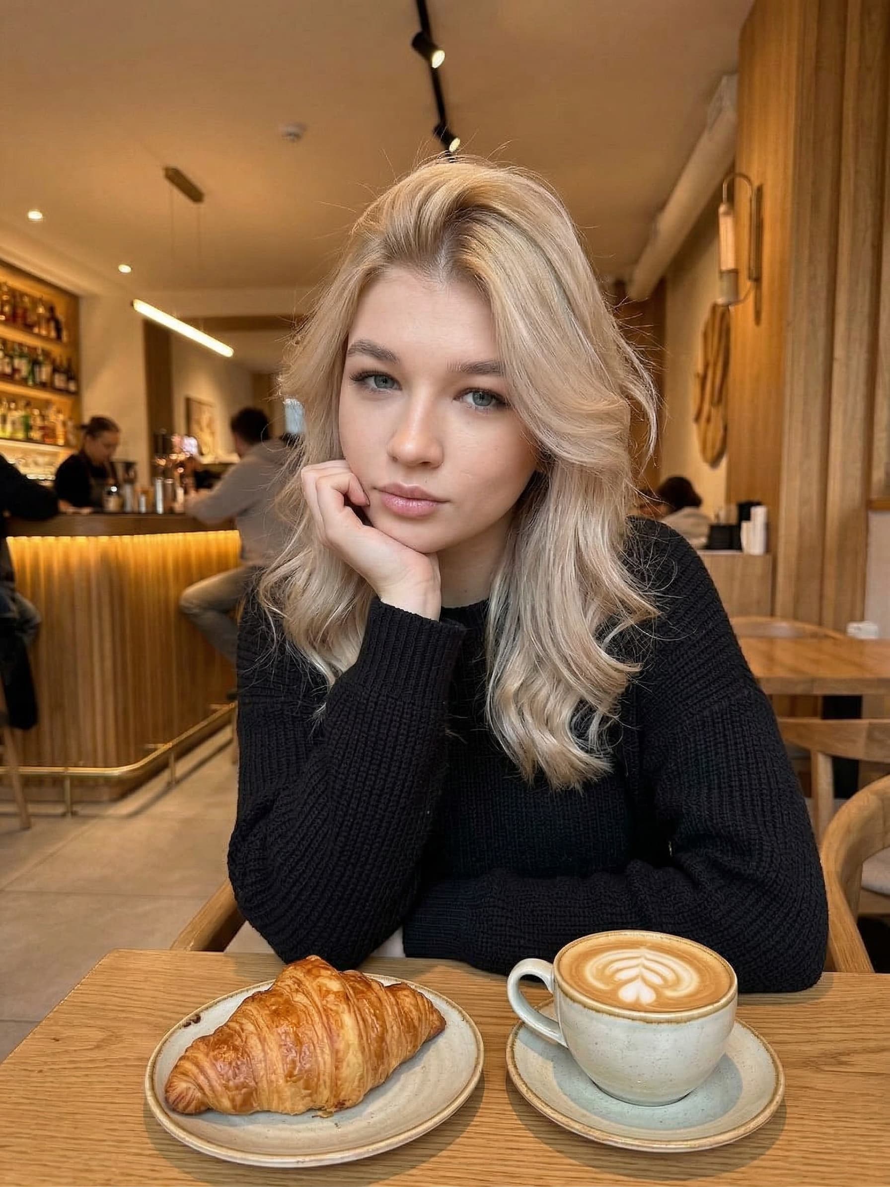 Э